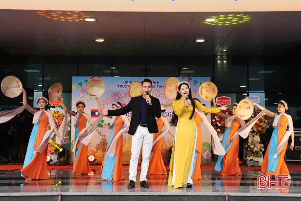 Ấm áp Tết cổ truyền Bunpimay tại Trường Đại học Hà Tĩnh