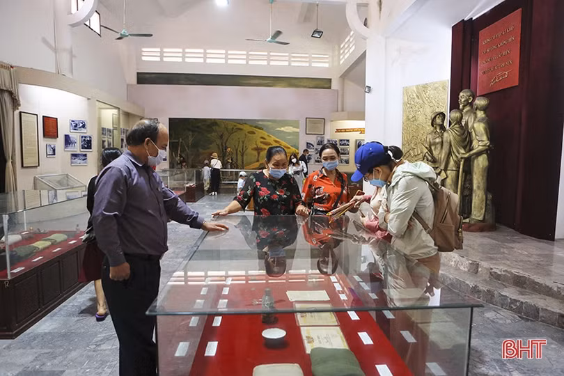 Du khách muôn phương về tri ân tại Ngã ba Đồng Lộc