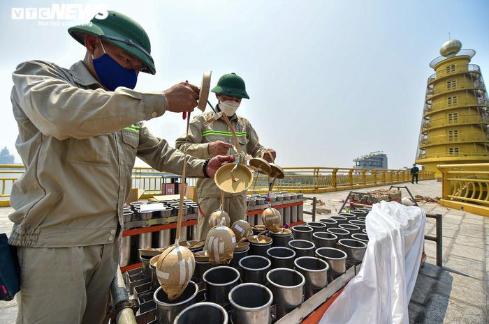 Trận địa pháo hoa tại lễ hội Đền Hùng 2022 trước giờ khai hỏa