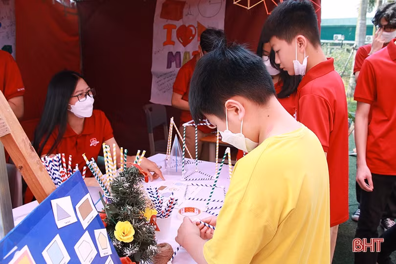 Học sinh hào hứng với Ngày hội Khoa học - Science Day ở iSchool Hà Tĩnh
