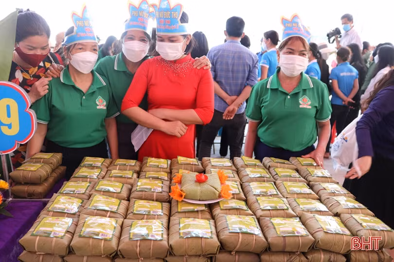 Đẹp mắt những sản phẩm thi gói bánh chưng dâng Quốc Tổ Hùng Vương