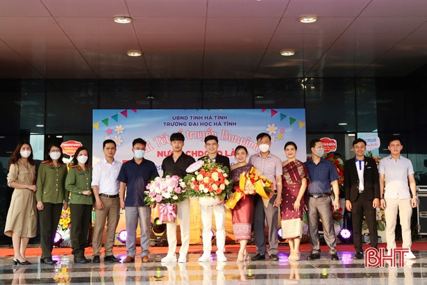 Ấm áp Tết cổ truyền Bunpimay tại Trường Đại học Hà Tĩnh