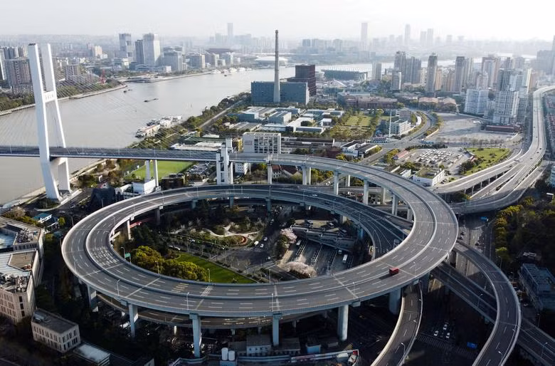 Khung cảnh phong tỏa toàn thành phố 26 triệu dân ở Thượng Hải, Trung Quốc