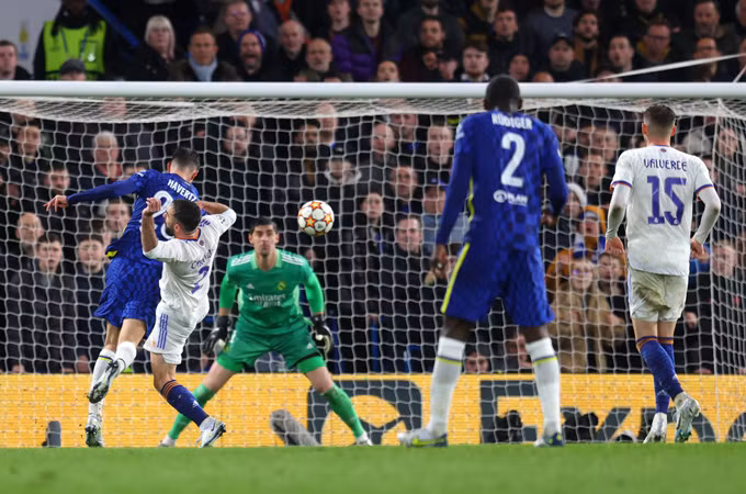 Kết quả Chelsea 1-3 Real: Benzema đánh sập Stamford Bridge