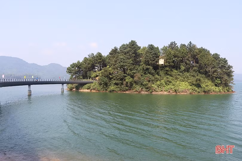 Đón nhận bằng xếp hạng di tích đền thờ Tổng Bí thư Lê Duẩn tại Hà Tĩnh