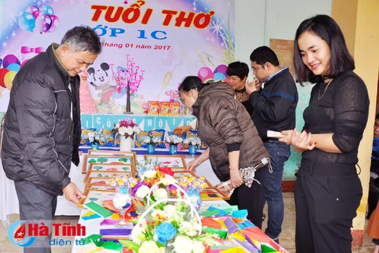 ron rang hoi cho xuan cua hoc sinh truong th nam ha