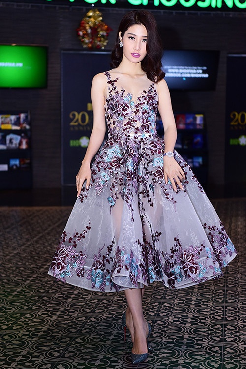 my nhan viet mac dep tuan qua