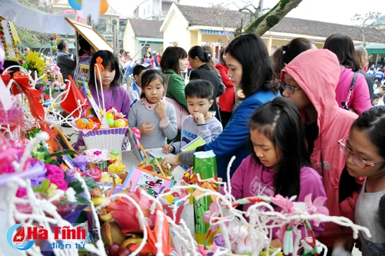 ron rang hoi cho xuan cua hoc sinh truong th nam ha