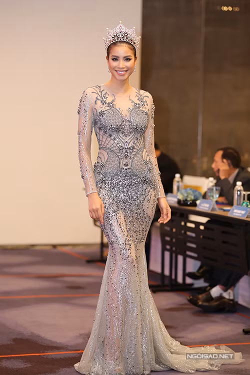 my nhan viet mac dep tuan qua