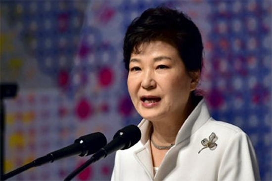 the gioi ngay qua tong thong park geun hye khong toi phien dieu tran dau tien