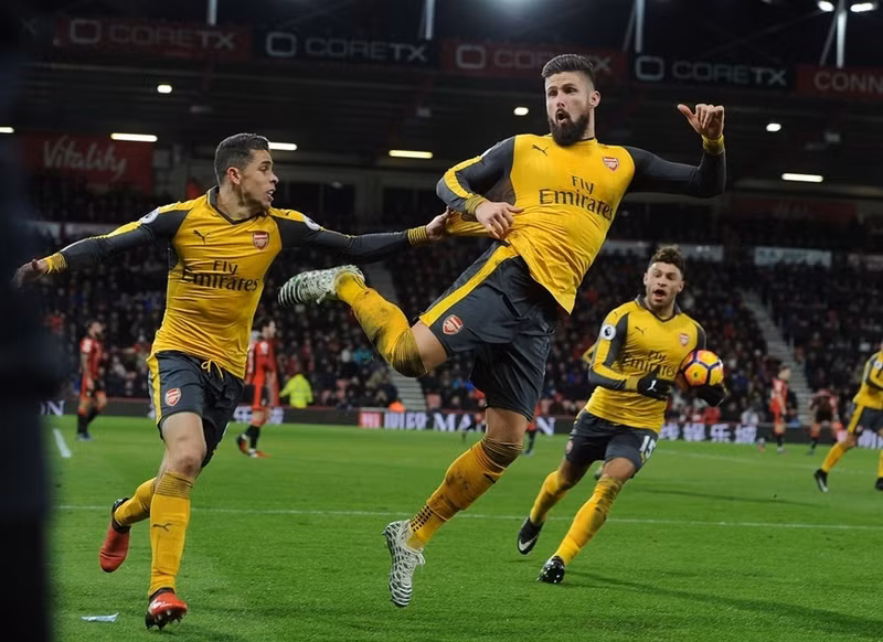 arsenal hoa kich tinh voi bournemouth sau khi bi dan truoc 3 ban