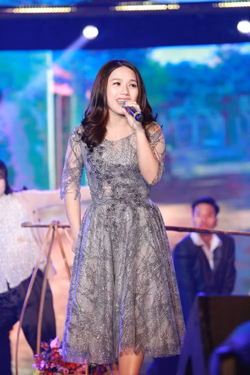 my nhan viet mac dep tuan qua