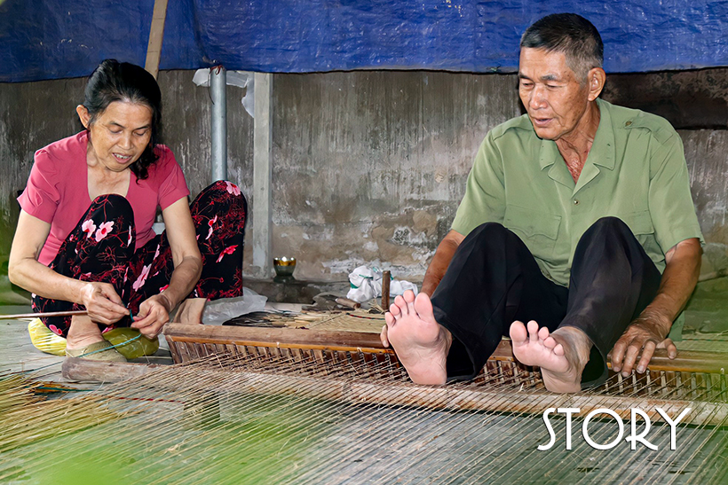 Giữ hồn quê bằng bàn tay đan lát