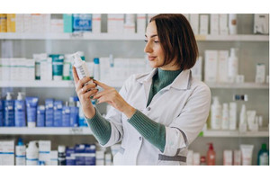 Dược sĩ bán thuốc: Vai trò, công việc hàng ngày và mức lương thực tế