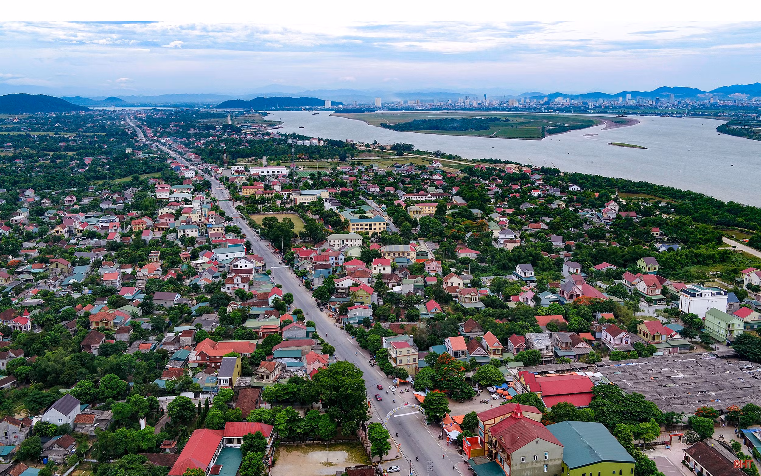 Về “Nghi Xuân bát cảnh”