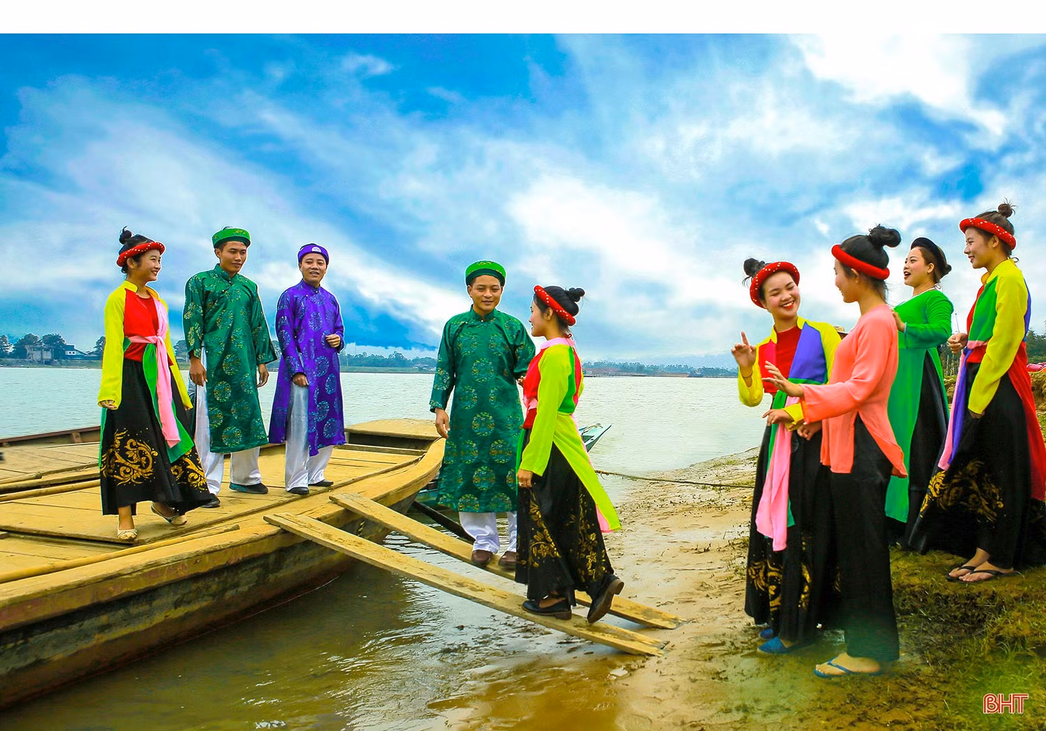 Về “Nghi Xuân bát cảnh”