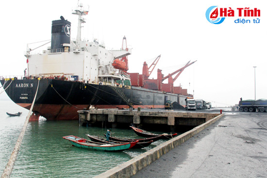 hang hoa qua cac cang ha tinh giam manh