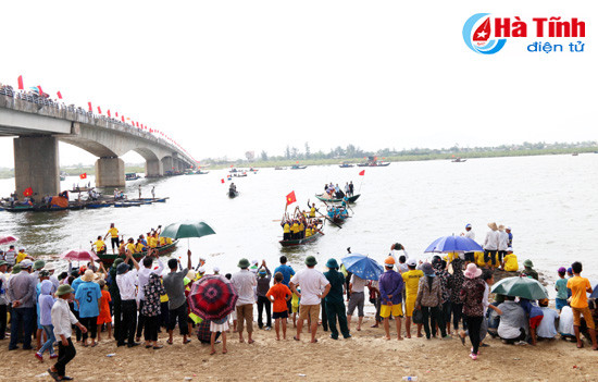 soi noi giai dua thuyen tren song cua sot
