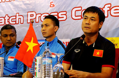 hlv huu thang than trong truoc tran mo man gap hong kong