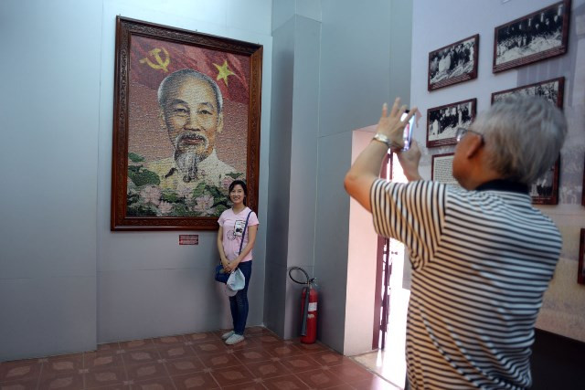 hinh anh bac ho tai noi nguoi ra di tim duong cuu nuoc 105 nam truoc