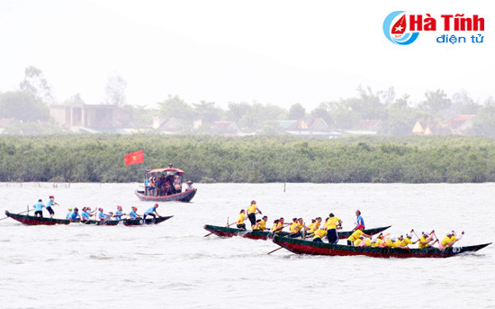 soi noi giai dua thuyen tren song cua sot