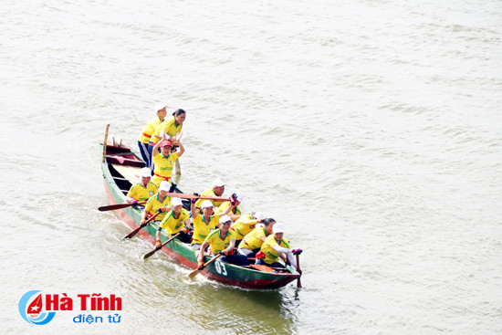 soi noi giai dua thuyen tren song cua sot