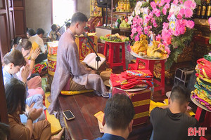 Khi lòng thành bị thương mại hóa ở chốn tâm linh