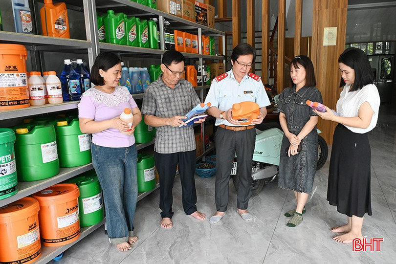 Ngành KH&CN đã thành lập các đoàn kiểm tra việc chấp hành các quy định của pháp luật sản phẩm dầu nhờn động cơ đốt trong. bqbht_br_1-2164.jpg