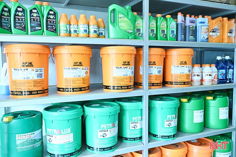 Dầu nhờn động cơ đốt trong sản xuất, pha chế, nhập khẩu, lưu thông trên thị trường phải áp dụng các quy định của pháp luật. bqbht_br_4.jpg