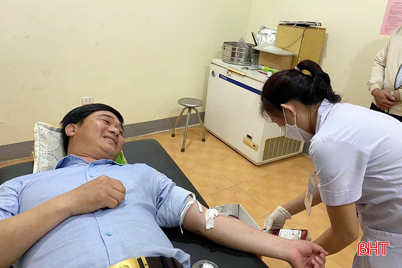 Anh Phan Anh Thái – Phó Chủ tịch UBND xã Hương Trạch đã 4 lần hiến máu sống cứu người (ảnh tư liệu). bqbht_br_1.jpg