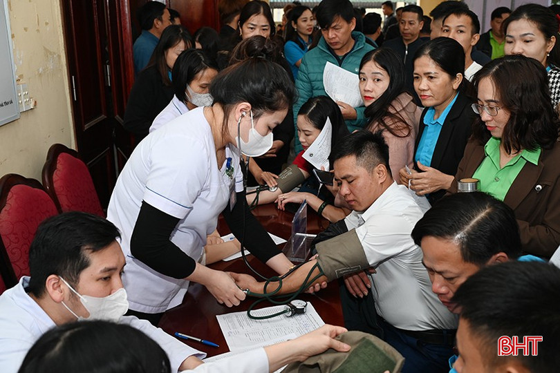 Hằng năm, thành viên CLB tích cực tham gia ngày hội hiến máu tình nguyện do huyện tổ chức. bqbht_br_3.jpg