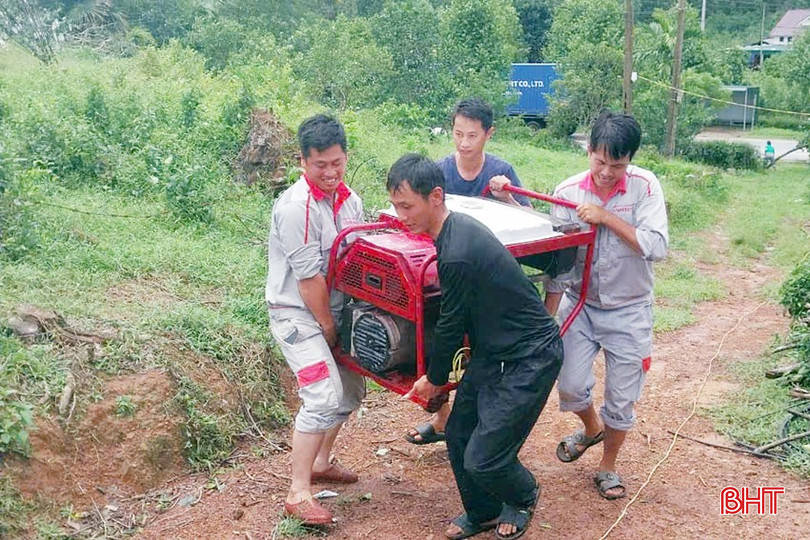 Sự cố mất điện diện rộng, các nhà mạng phải chạy máy phát điện để duy trì hoạt động trạm phát sóng mạng di động. bqbht_br_a2.jpg