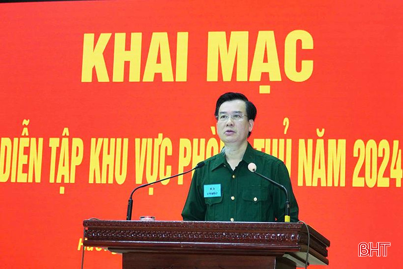 Bí thư Huyện ủy Hương Khê Nguyễn Thanh Điện khai mạc diễn tập. a5.jpg