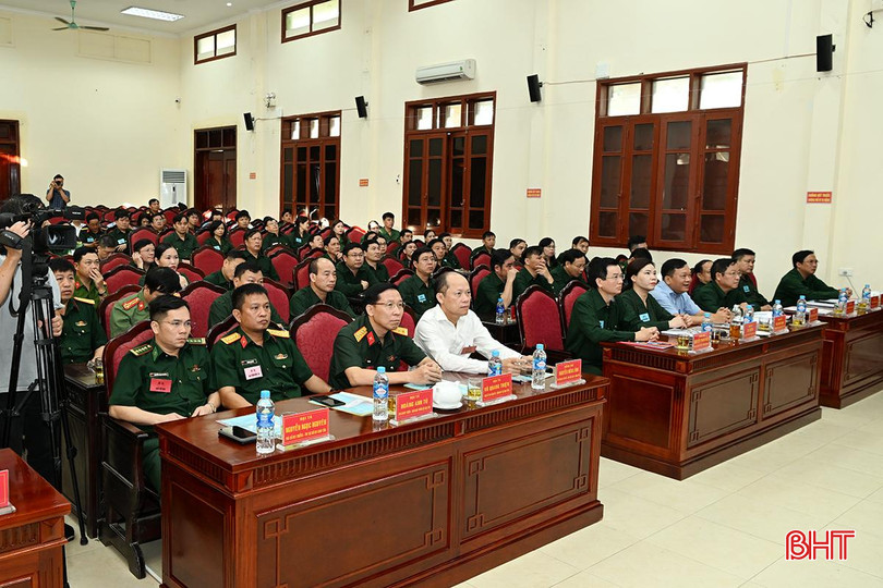 Phó Chủ tịch Thường trực UBND tỉnh Hà Tĩnh Nguyễn Hồng Lĩnh và các đai biểu tham dự khai mạc cuộc diễn tập. a2.jpg