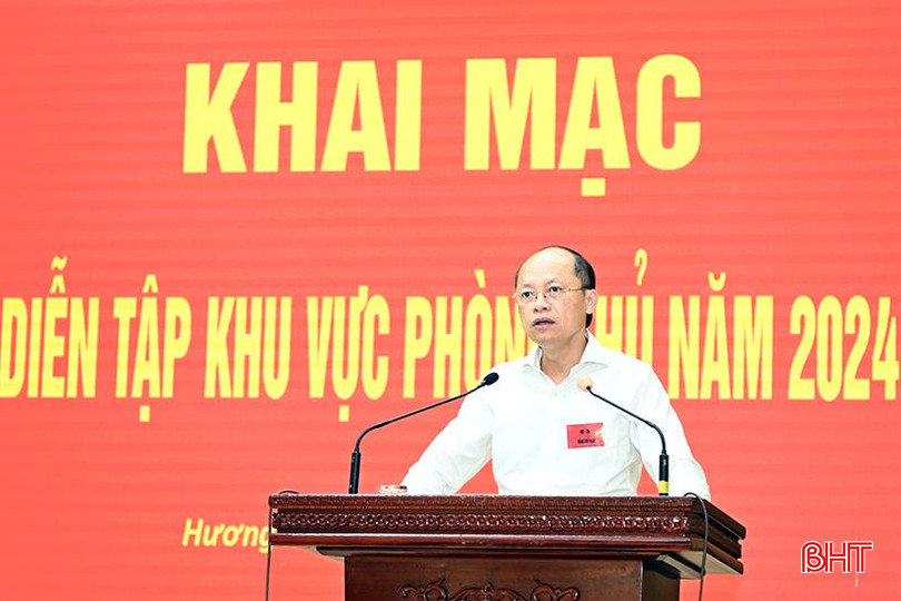 Phó Chủ tịch Thường trực UBND tỉnh Nguyễn Hồng Lĩnh phát biểu chỉ đạo cuộc diễn tập. a4.jpg