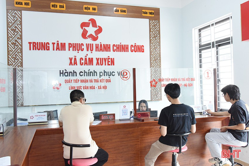 Hệ thống chính trị tỉnh Hà Tĩnh đang từng bước hiện thực hóa mục tiêu chuyển đổi số đồng bộ, toàn diện, bắt đầu từ nền tảng công nghệ thông tin bqbht_br_3.jpg