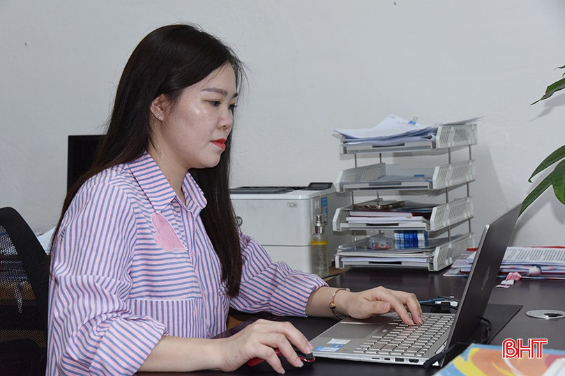 Huyện Cẩm Xuyên đã phối hợp tổ chức tập huấn, nâng cao năng lực CNTT cho cán bộ, công chức để vận hành liên thông sau khi các xã mới đi vào hoạt động”. bqbht_br_4.jpg