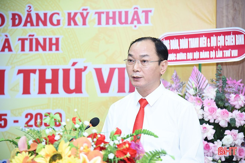 Phó Bí thư chuyên trách Đảng ủy UBND tỉnh Nguyễn Thiều Quang đề nghị Đảng bộ Trường Cao đẳng Kỹ thuật Việt – Đức Hà Tĩnh tập trung thực hiện các nhiệm vụ đột phá, đặc biệt là xây dựng thành công "Trường nghề chất lượng cao" và hoàn thành dự án cơ sở mới. bqbht_br_a5.jpg