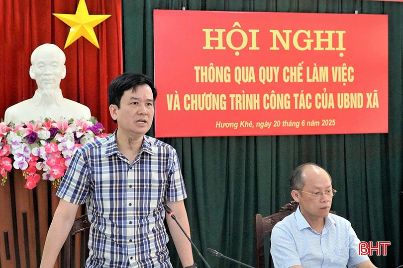Bí thư Huyện ủy Hương Khê Nguyễn Thanh Điện báo cáo một số nội dung liên quan. bqbht_br_2-3814.jpg