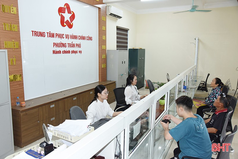 Bộ phận tiếp nhận và trả kết quả phường Thạch Hạ (TP Hà Tĩnh) đang được chuyển đổi thành TTPVHCC phường Trần Phú (mới) để vận hành thử nghiệm. bqbht_br_3.jpg