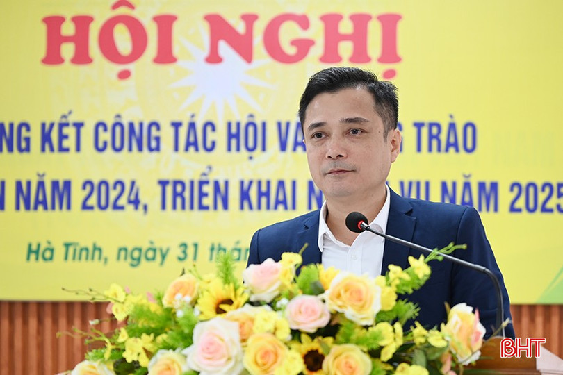 Phó Chủ tịch Hội Nông dân tỉnh Nguyễn Tiến Anh báo cáo kết quả công tác hội và phong trào nông dân năm 2024, phương hướng, nhiệm vụ năm 2025. bqbht_br_34.jpg