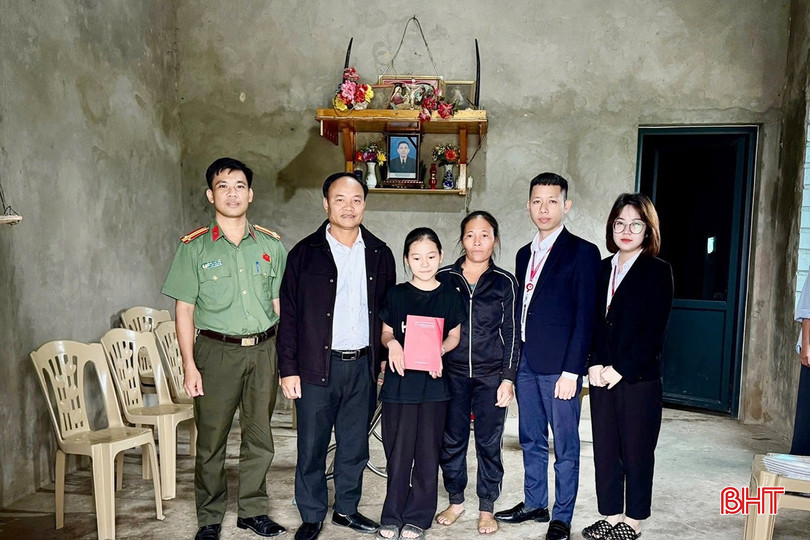 در طول تعطیلات، جشنوارهها یا بلایای طبیعی، تمام سطوح دولتی و سازمانهای مربوطه با هماهنگی یکدیگر صدها بسته هدیه را به نیازمندان اهدا میکنند. bqbht_br_6.jpg