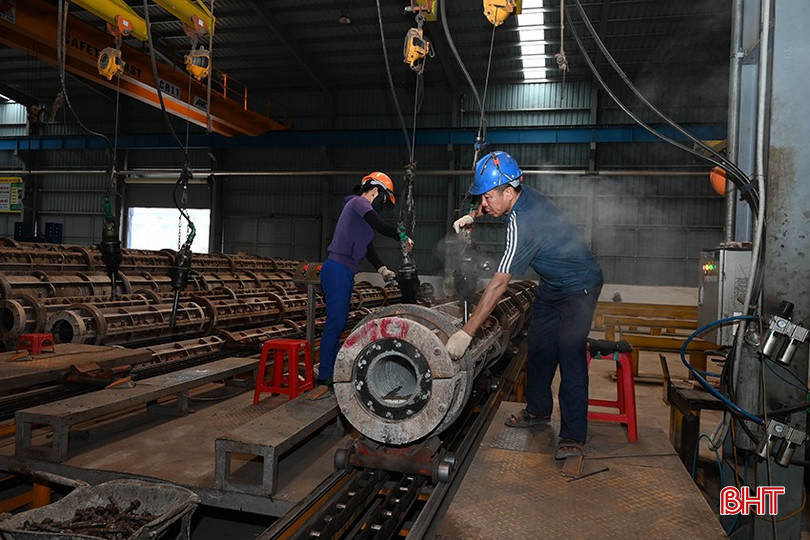 Doanh nghiệp Hà Tĩnh kỳ vọng sẽ sớm được tiếp cận với các chính sách, nguồn hỗ trợ nhằm cải tiến dây chuyền sản xuất. bqbht_br_3-6480.jpg