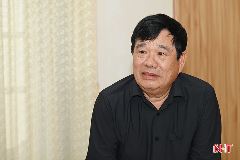 Ông Lê Tiến Sơn - Giám đốc HTX Tinh dầu dược liệu Hoa Đà: Mô hình bước đầu cho thấy hiệu quả kinh tế cao. Chúng tôi sẵn sàng chuyển giao kỹ thuật, nhân rộng mô hình và bao tiêu thu mua nguyên liệu cho bà con nông dân. bqbht_br_2.jpg