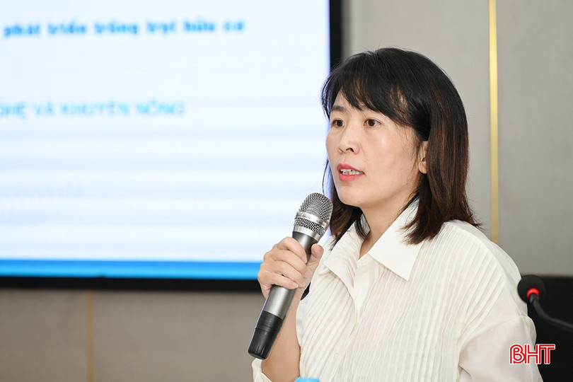 Nguyen Thi Thu Trang asszony (Technológiaátadási és Mezőgazdasági Szaktanácsadási Központ) ismertette a témát, és beszámolt a megfelelő biotermelő területek azonosítására szolgáló adatbázisról. bqbht_br_2.jpg