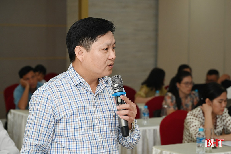 Vo Xuan Thanh úr, a Ky Anh Község Népi Bizottságának alelnöke azt javasolta, hogy a Ky Anh terület térképét igazítsák a helyi földfelhalmozási politikához. bqbht_br_6.jpg