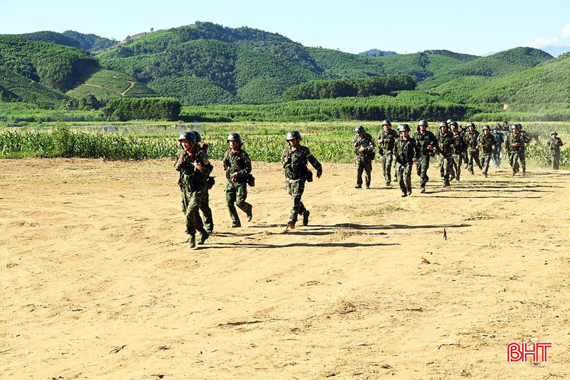 Các lực lượng triển khai thực binh bắn đạn thật. 3.jpg