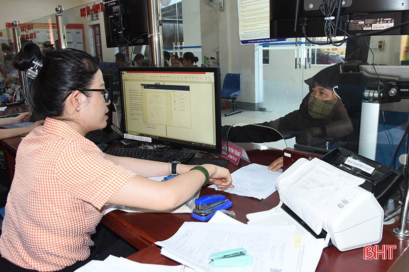 Huyện Hương Khê đã phối hợp lắp đặt và nâng cấp hạ tầng viễn thông, hoàn thành kết nối đảm bảo từ cấp xã đến cấp tỉnh. bqbht_br_3.jpg