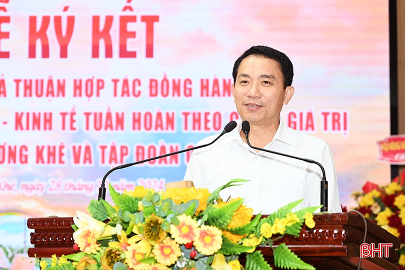 Phó Giám đốc Sở NN&PTNT Nguyễn Quang Thọ: Đề nghị huyện Hương Khê tập trung lãnh đạo, chỉ đạo, tạo chuyển biến mạnh mẽ trong sản xuất nông nghiệp hữu cơ, tuần hoàn. 4-6124-1241.jpg