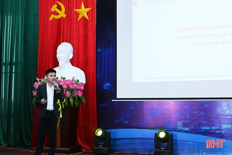 Tác giả thuyết trình dự án “Phần mềm quản lý doanh nghiệp MDWorking.com”. bqbht_br_5.jpg